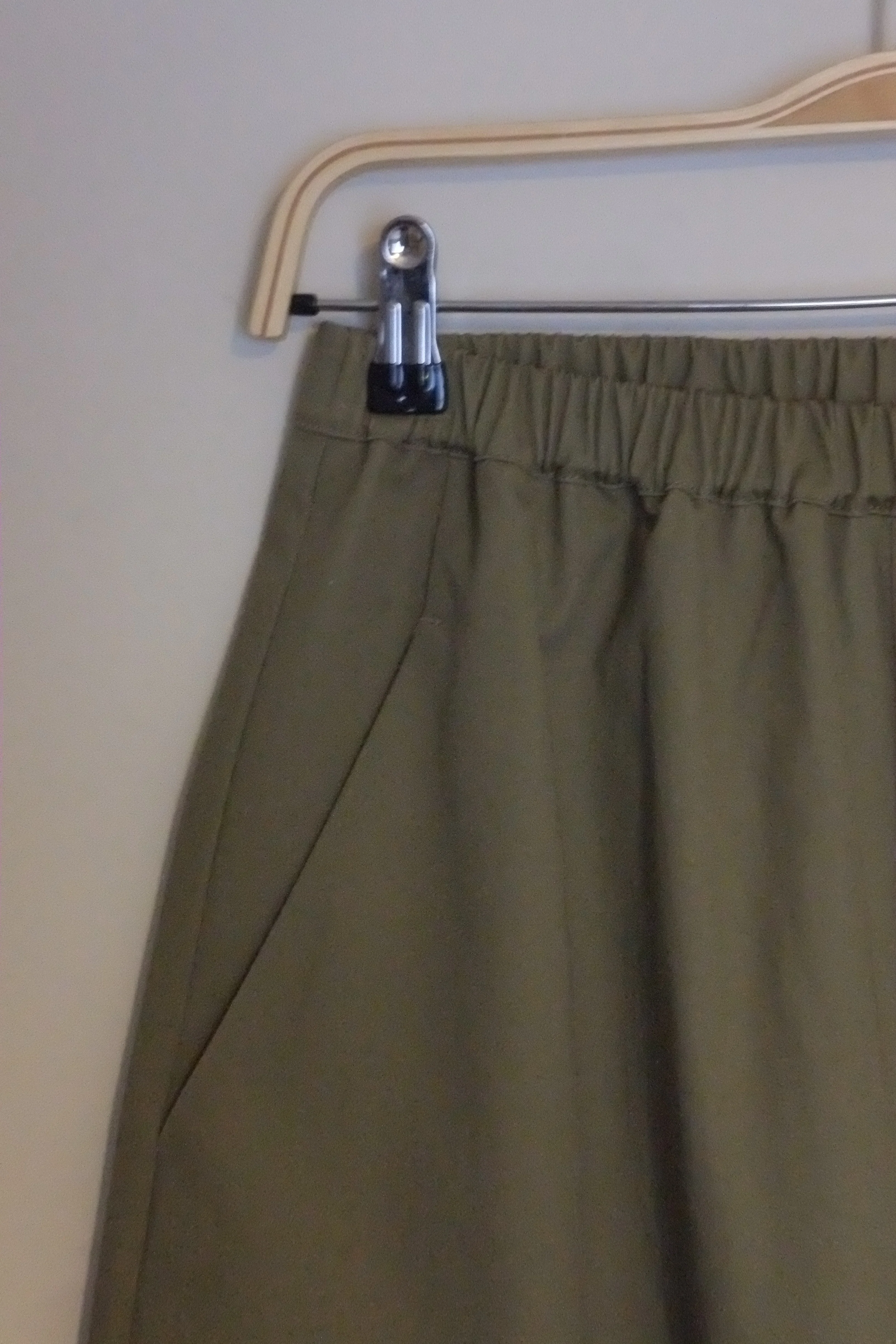 Atwin The Label - The Barrel Leg Trousers In Sage Cotton Twill - Image 3