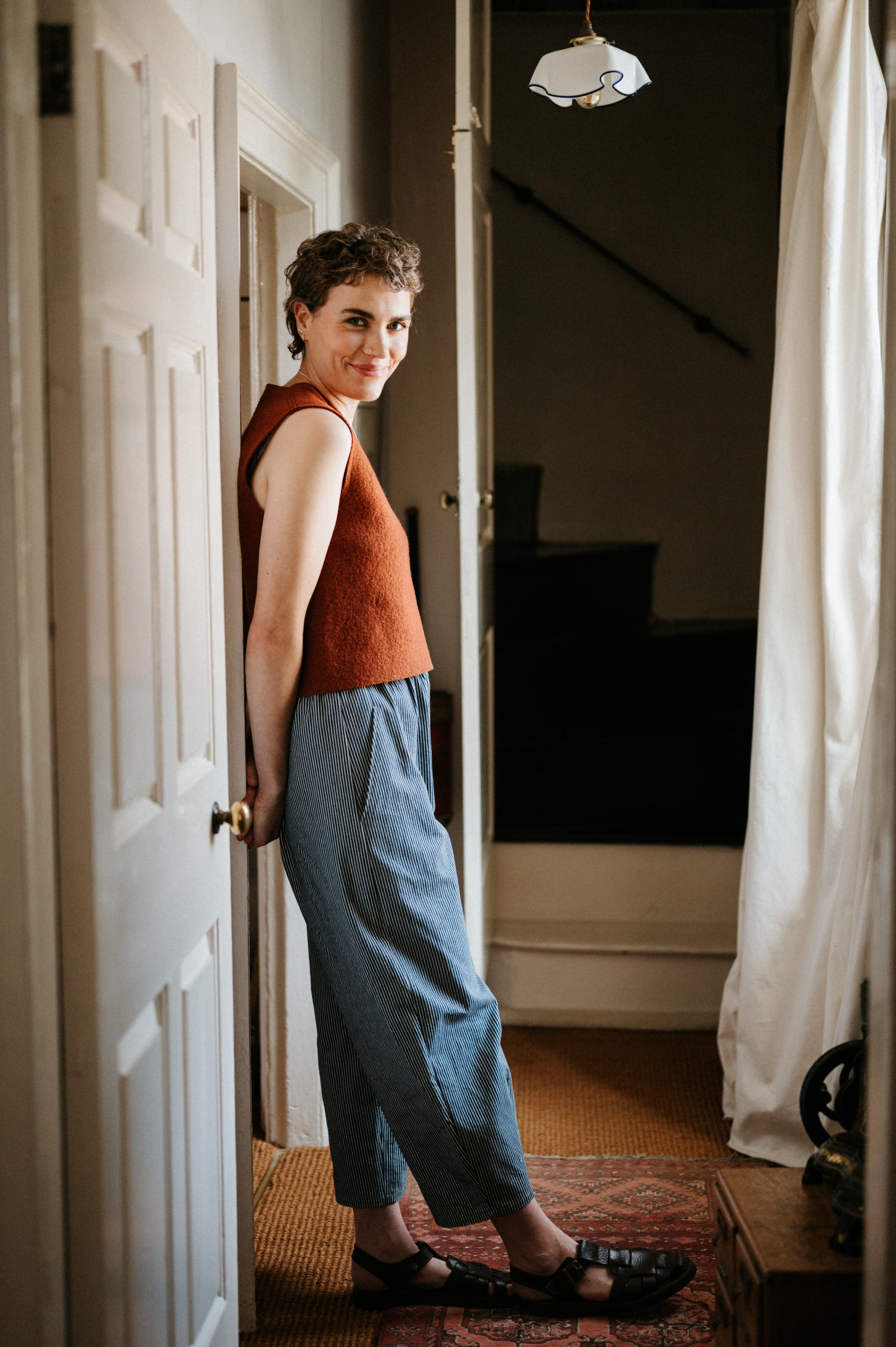 Atwin The Label - The Barrel Leg Trousers In Striped Indigo Denim - Image 3