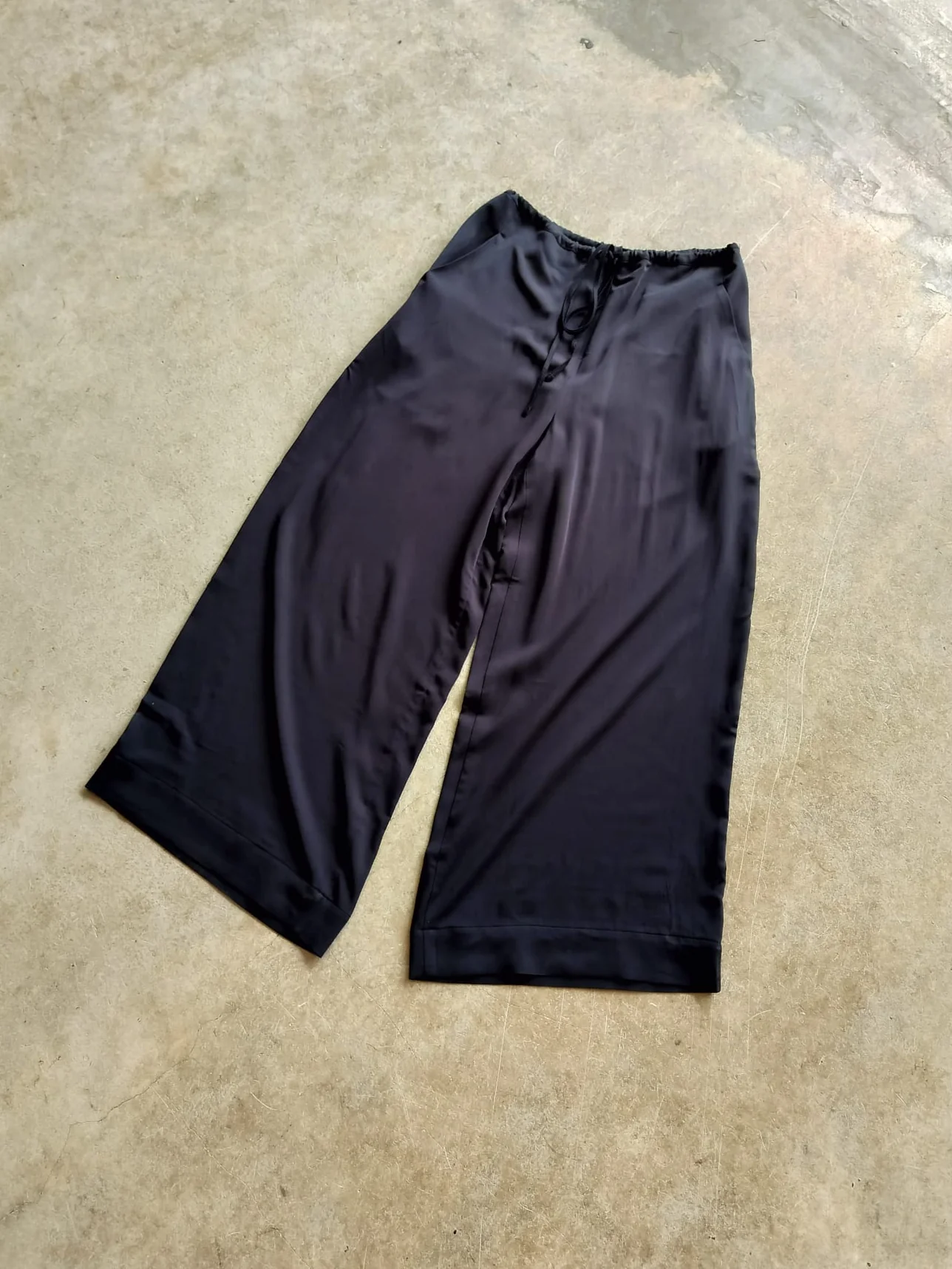 Atwin The Label - The Slinky Trousers In Black Bamboo Silk - Image 3
