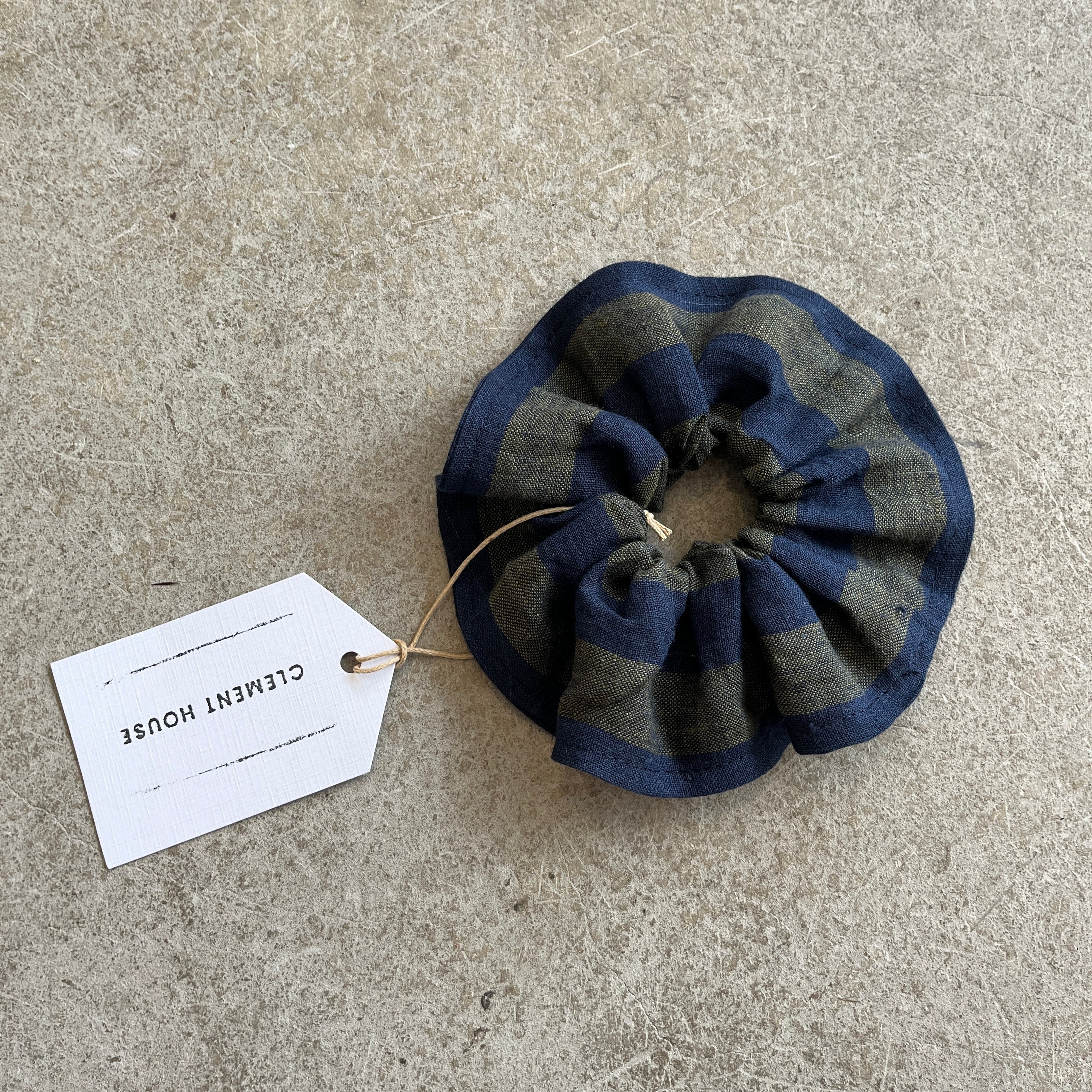 Clement House - Linen Scrunchie - Image 7