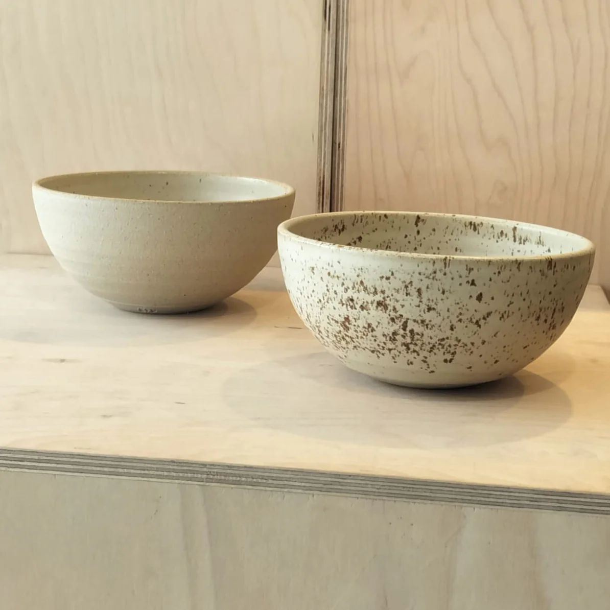 E F Davies - White Speckled Ceramic Bowl - Image 3