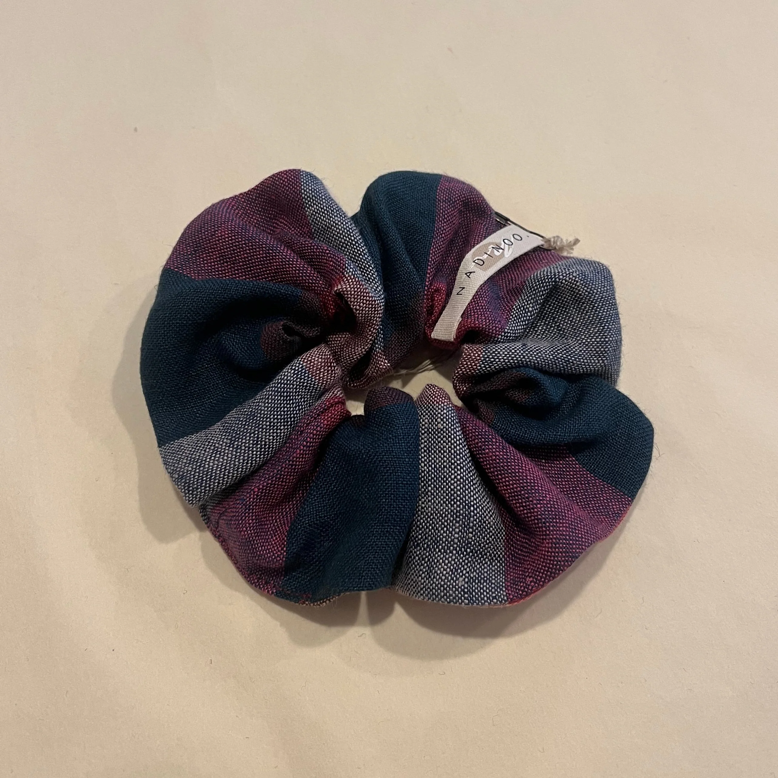 Nadinoo - Linen Small Scrunchie - Image 3